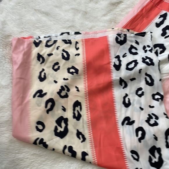 Cheetah Print Jumpsuit‎ - Picture 2 of 7